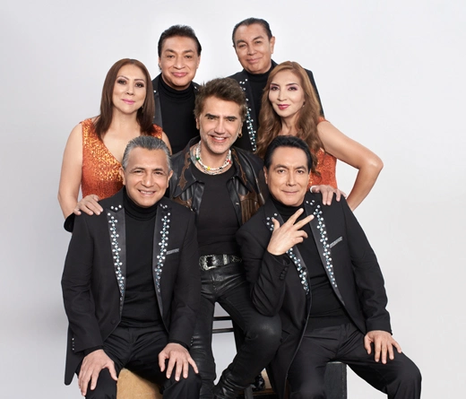 El 2024 nos trae uno de los duetos ms esperados: el grupo musical mexicano se une al cono de la msica ranchera mexicana para presentar una cumbia que pone a todos a bailar